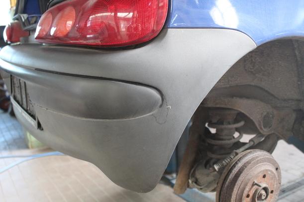Foto: STOSSFÄNGER/ STOßSTANGE HINTEN eines Fiat Seicento 1.1