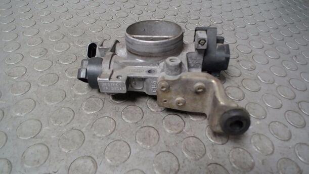 Foto: DROSSELKLAPPENSTUTZEN MECHANISCH eines Fiat Seicento 1.1