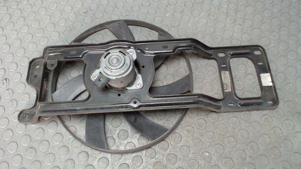 Foto: ELEKTROLÜFTER eines Renault Clio 1.2