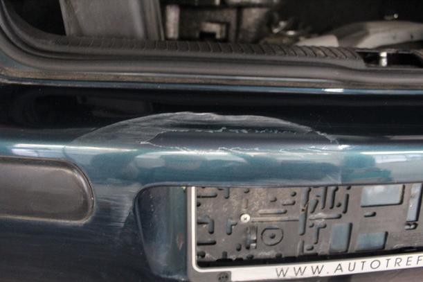 Foto: STOSSFÄNGER/ STOßSTANGE HINTEN ( LIMOUSINE ) eines VW Golf 1.4
