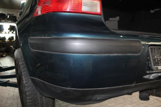 Foto: STOSSFÄNGER/ STOßSTANGE HINTEN ( LIMOUSINE ) eines VW Golf 1.4