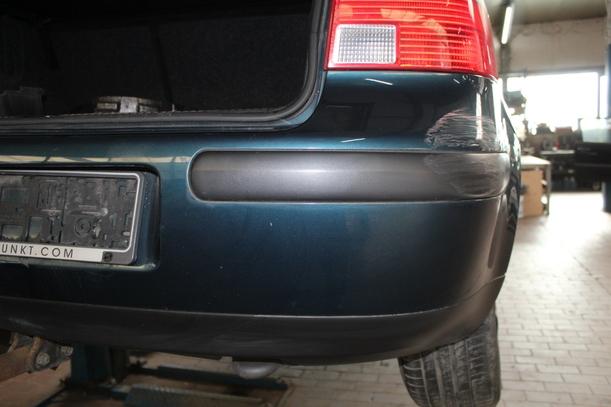 Foto: STOSSFÄNGER/ STOßSTANGE HINTEN ( LIMOUSINE ) eines VW Golf 1.4