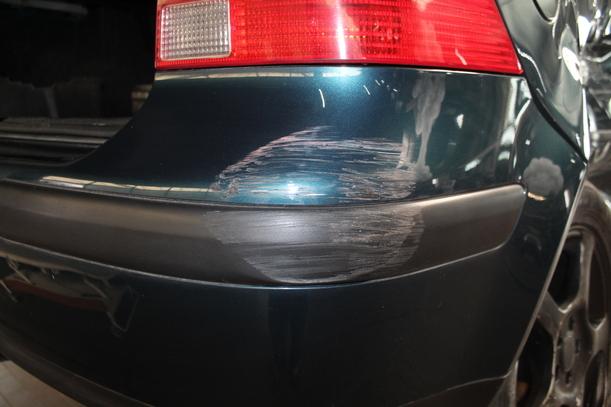 Foto: STOSSFÄNGER/ STOßSTANGE HINTEN ( LIMOUSINE ) eines VW Golf 1.4