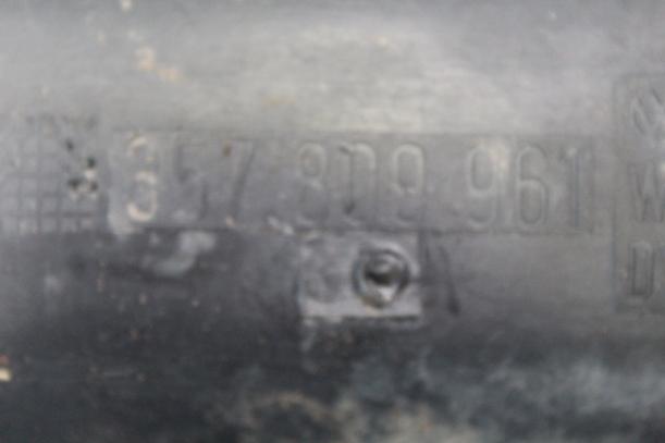 Foto: RADHAUSSCHALE / INNENKOTFLÜGEL VORN LINKS eines VW Passat Variant 1.6