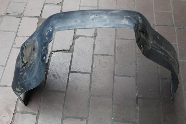Foto: RADHAUSSCHALE / INNENKOTFLÜGEL VORN RECHTS eines VW Passat Variant 1.6