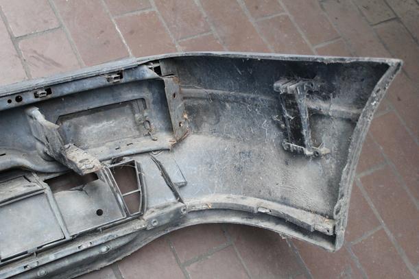 Foto: STOSSFÄNGER / STOßSTANGE VORN eines VW Passat Variant 1.6