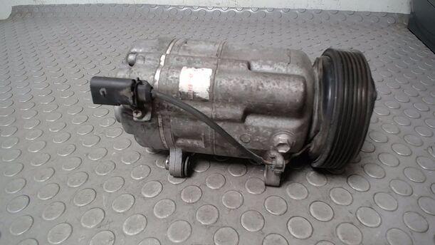 Foto: KOMPRESSOR KLIMAANLAGE eines VW Golf 1.4