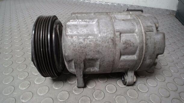 Foto: KOMPRESSOR KLIMAANLAGE eines VW Golf 1.4