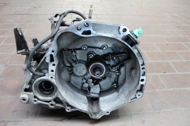 Foto: SCHALTGETRIEBE 5 GANG ( CE JHQ CG ) eines Nissan Micra 1.2