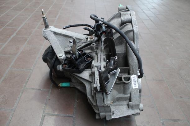 Foto: SCHALTGETRIEBE 5 GANG ( CE JHQ CG ) eines Nissan Micra 1.2