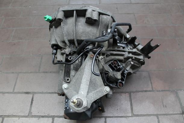 Foto: SCHALTGETRIEBE 5 GANG ( CE JHQ CG ) eines Nissan Micra 1.2