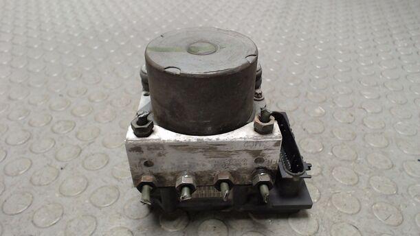 Foto: HAUPTBREMSAGGREGAT ABS eines Nissan Micra 1.2