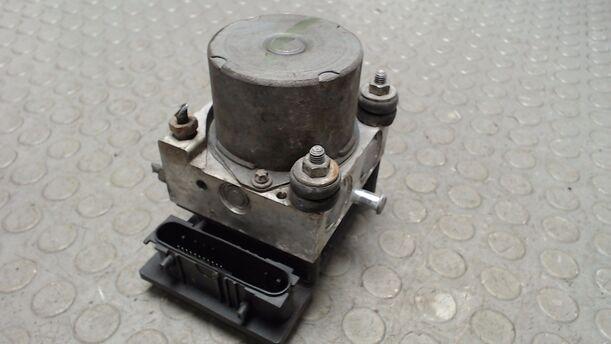 Foto: HAUPTBREMSAGGREGAT ABS eines Nissan Micra 1.2