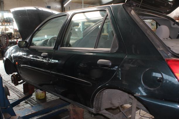 Foto: TÜR HINTEN LINKS eines Ford Fiesta