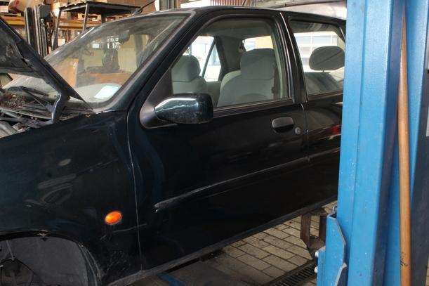 Foto: TÜR VORN LINKS (4-TÜRER) eines Ford Fiesta