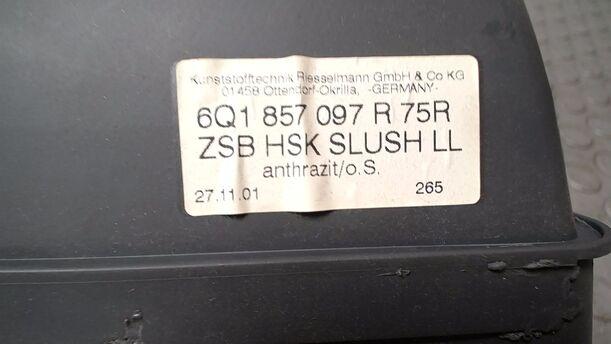 Foto: HANDSCHUHFACH eines Opel Corsa 12V