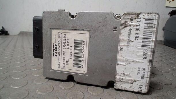 Foto: HAUPTBREMSAGGREGAT ABS eines Opel Vectra 2.0 DTI Caravan