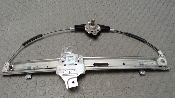 Foto: FENSTERHEBER MECHANISCH VORN LINKS eines Hyundai i10 1.1