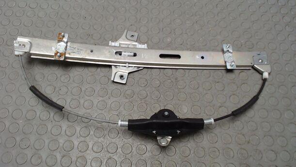 Foto: FENSTERHEBER MECHANISCH VORN LINKS eines Hyundai i10 1.1