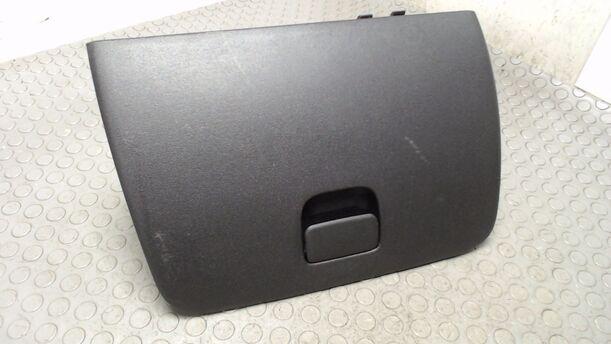 Foto: HANDSCHUHFACH eines Hyundai i10 1.1