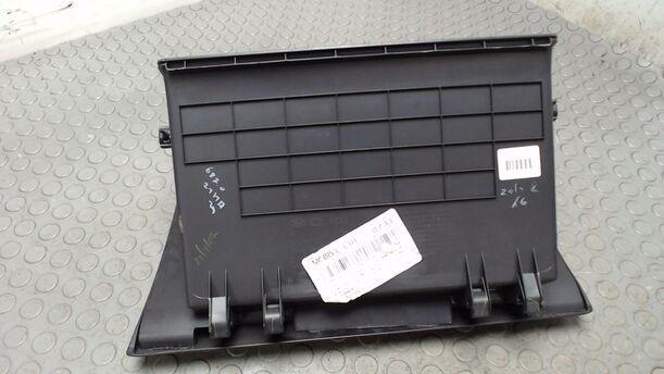 Foto: HANDSCHUHFACH eines Hyundai i10 1.1