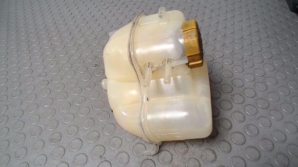 Foto: AUSGLEICHSBEHÄLTER eines Opel Vectra 2.0 DTI Caravan GL