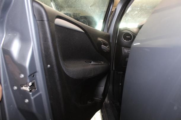 Foto: TÜR VORN LINKS eines Fiat Punto 1.2 8V GL