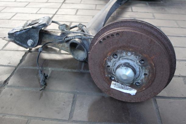 Foto: HINTERACHSE / HINTERACHSTRÄGER eines Fiat Punto 1.2 8V GL