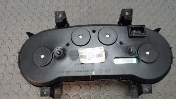 Foto: TACHOEINHEIT / KOMBIINSTRUMENT eines Fiat Punto 1.2 8V GL