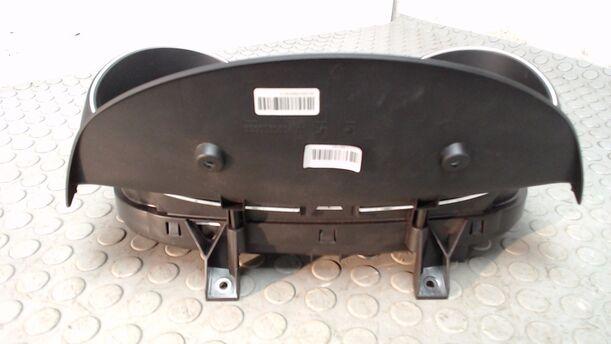 Foto: TACHOEINHEIT / KOMBIINSTRUMENT eines Fiat Punto 1.2 8V GL