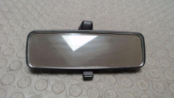 Foto: INNENSPIEGEL eines Fiat Punto 1.2 8V GL