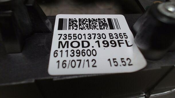 Foto: SCHALTEREINHEIT / WARNBLINKSCHALTER eines Fiat Punto 1.2 8V GL