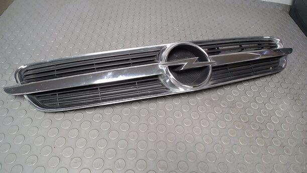 Foto: KÜHLERGRILL ( VOR FACELIFT ) eines Opel Vectra 2.0 DTI Caravan GL