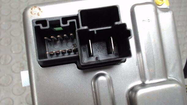 Foto: LENKSÄULE / LENKSPINDEL ELEKTRISCH eines Fiat Punto 1.2 8V GL