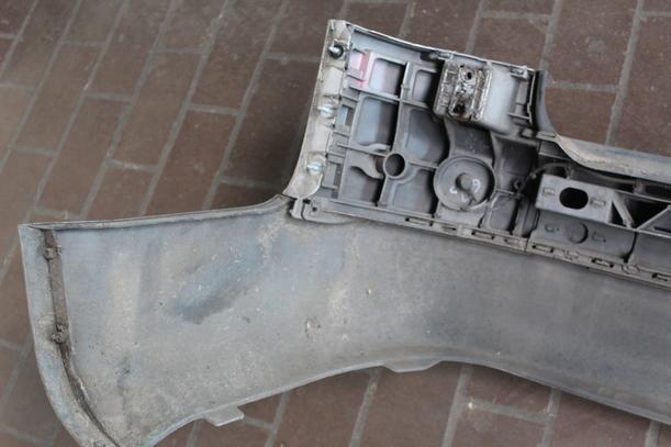 Foto: STOSSFÄNGER / STOßSTANGE HINTEN eines Audi A4 Avant 2.5 TDI GL