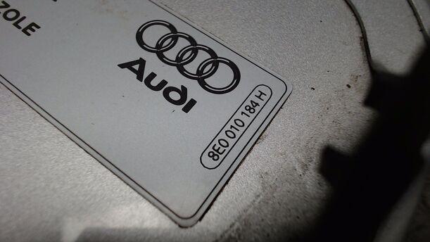 Foto: TANKKLAPPE / TANKDECKEL eines Audi A4 Avant 2.5 TDI GL