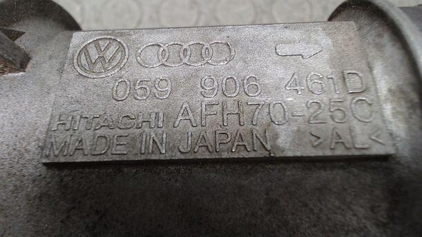 Foto: LUFTMASSENMESSER  HITACHI eines Audi A4 Avant 2.5 TDI GL