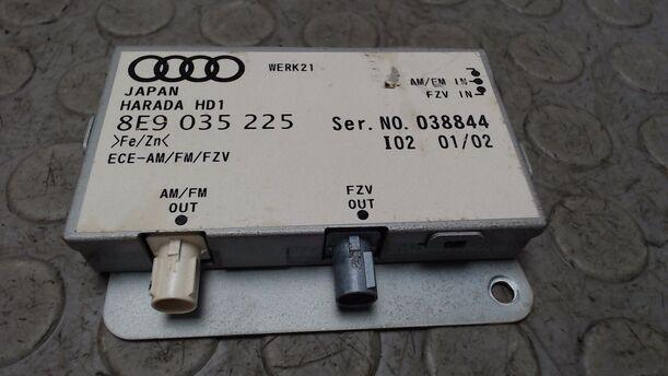 Foto: ANTENNENVERSTÄRKER eines Audi A4 Avant 2.5 TDI CS