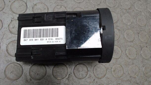 Foto: LICHTSCHALTER eines Audi A4 Avant 2.5 TDI CS