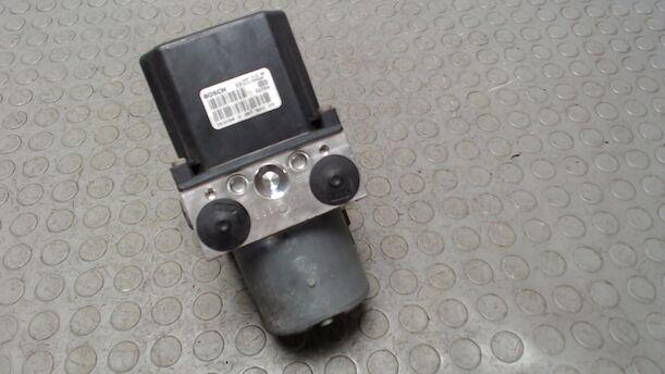 Foto: HAUPTBREMSAGGREGAT ABS eines Audi A4 Avant 2.5 TDI CS
