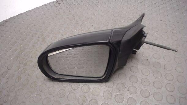 Foto: AUSSENSPIEGEL MECH. INNENVERSTELLBAR LINKS eines Opel Corsa 12V