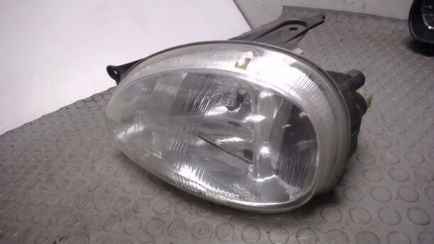 Foto: SCHEINWERFER LINKS eines Opel Corsa 12V