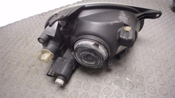 Foto: SCHEINWERFER LINKS eines Opel Corsa 12V