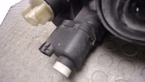 Foto: SCHEINWERFER LINKS eines Opel Corsa 12V