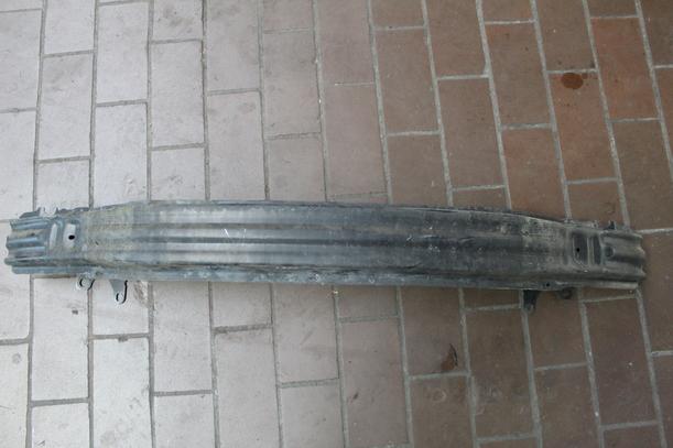 Foto: VERSTÄRKUNG VORN eines Skoda Fabia 1.4 16V