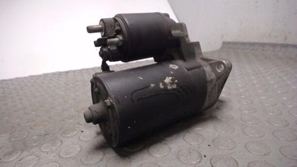 Foto: ANLASSER / STARTER BOSCH eines Opel Corsa 12V
