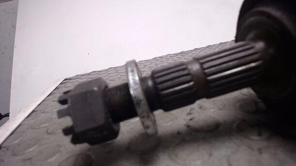 Foto: ANTRIEBSWELLE LINKS eines Opel Corsa 12V