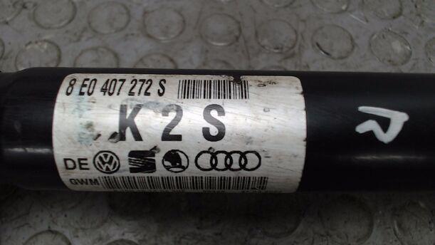 Foto: ANTRIEBSWELLE VORN LINKS eines Audi A4 Avant 2.5 TDI 7DC 2H2
