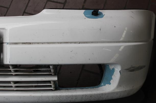 Foto: STOSSFÄNGER / STOßSTANGE VORN ( LACKIERBEDÜRFTIG ) eines Opel Astra 1.6 7DC 2H2