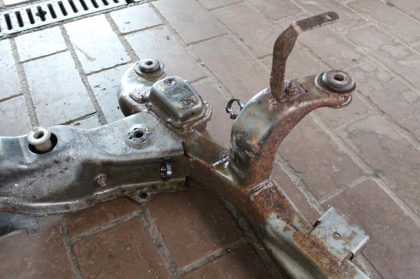 Foto: VORDERACHSE / ACHSE VORN eines Opel Astra 1.6 7DC 2H2